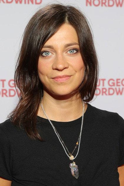 Claudia Eisinger - Actor Profile Photo