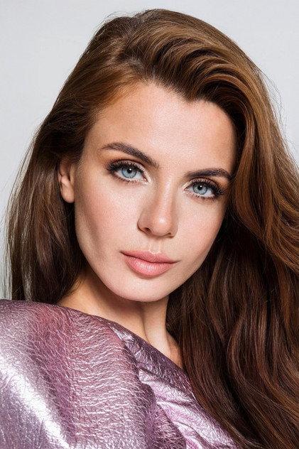 Başak Parlak - Actor Profile Photo