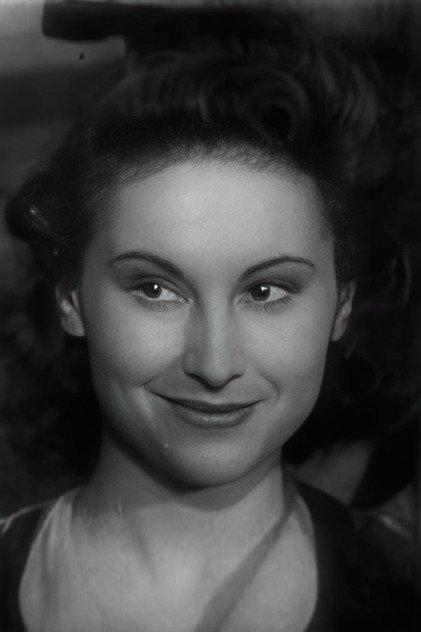 Geneviève Beau - Actor Profile Photo