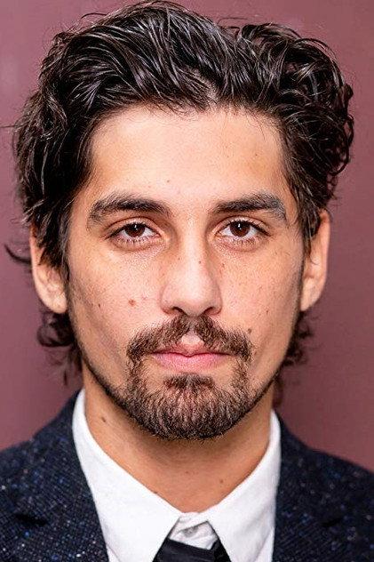 Elias Brett - Actor Profile Photo