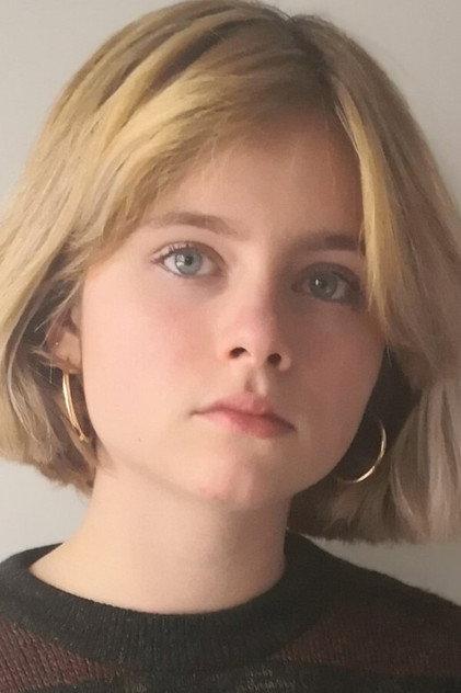 Eva-Luuna Mathues - Actor Profile Photo