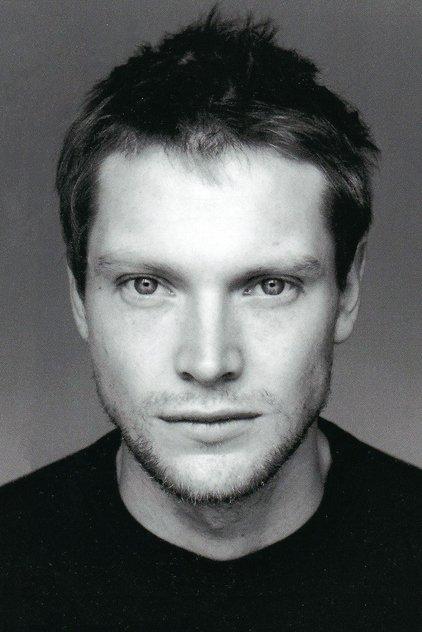 Simon Woods - Actor Profile Photo