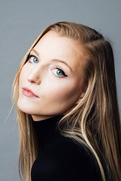 Helene Henry - Actor Profile Photo