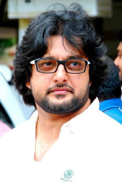 Madhu Warrier - Actor Profile Photo