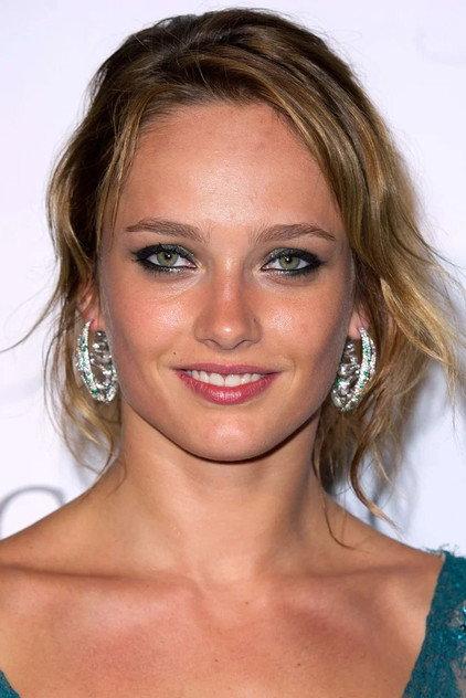 Karmen Pedaru - Actor Profile Photo