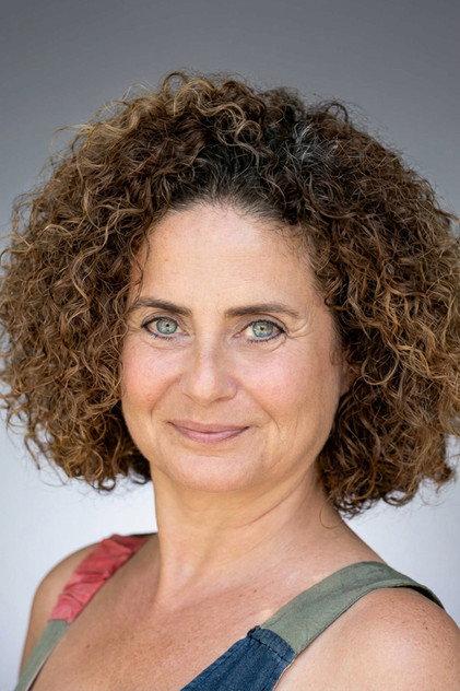 Esra Akkaya - Actor Profile Photo