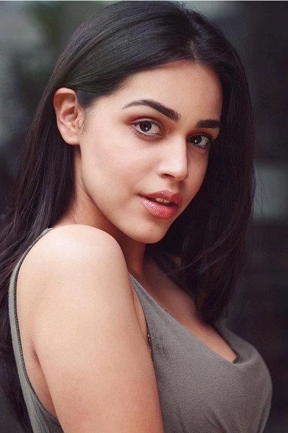 Naila Grrewal - Actor Profile Photo