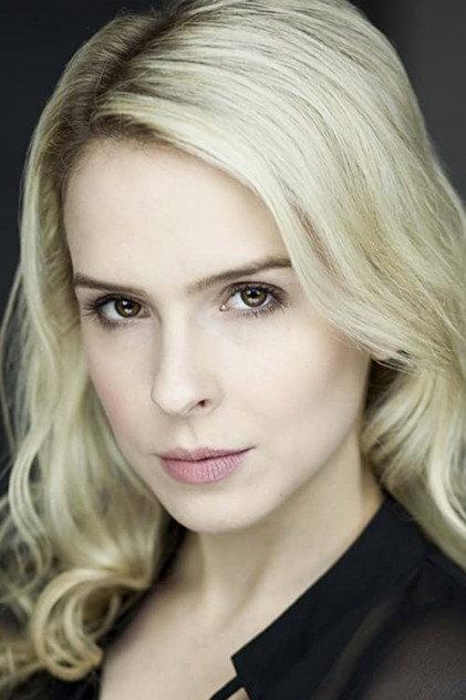 Emma Barratt - Actor Profile Photo