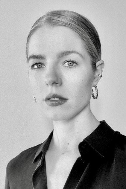 Chelli Look - Actor Profile Photo