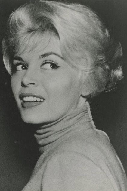 Sandra Giles - Actor Profile Photo
