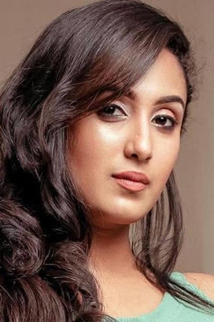 Dinithi Walgamage - Actor Profile Photo