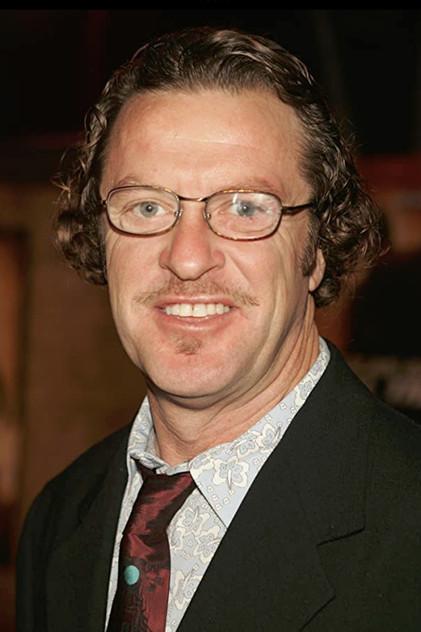 Stewart Finlay-McLennan - Actor Profile Photo