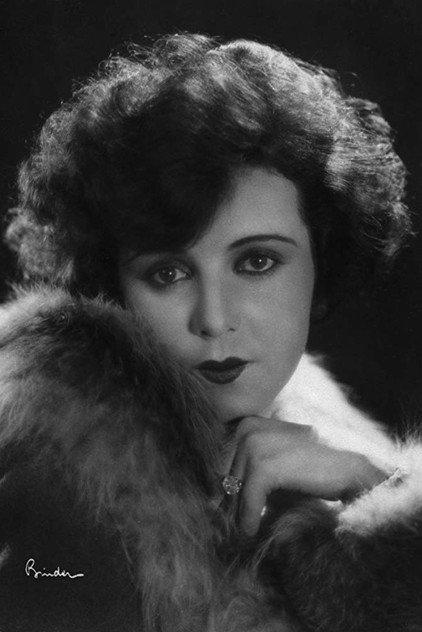 Elisabeth Pinajeff - Actor Profile Photo
