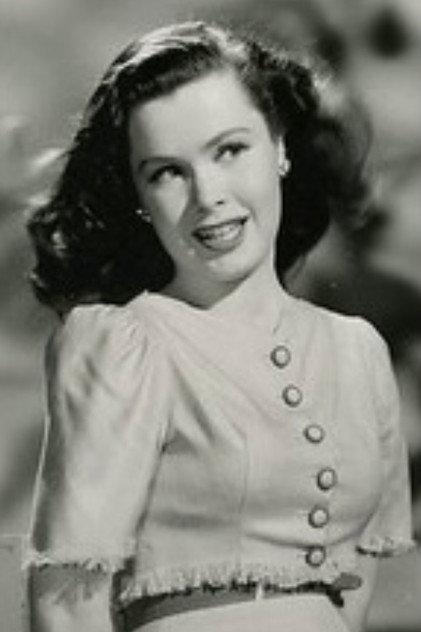 Tina Thayer - Actor Profile Photo