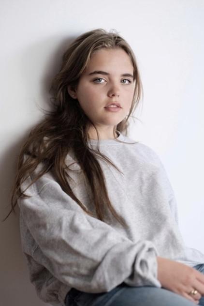 Alice Favreul - Actor Profile Photo