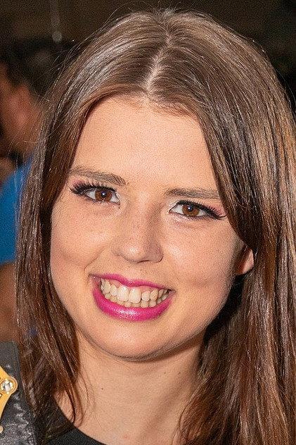 Zoe Dines - Actor Profile Photo