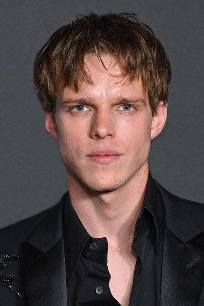 Finn Bennett - Actor Profile Photo