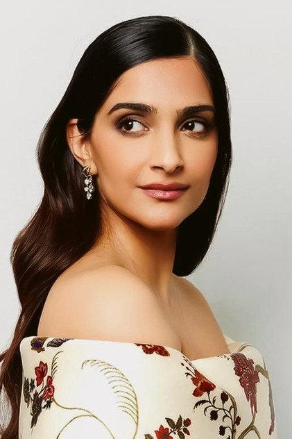 Sonam Kapoor Ahuja - Actor Profile Photo