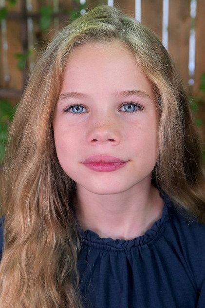 Alona Jane Robbins - Actor Profile Photo