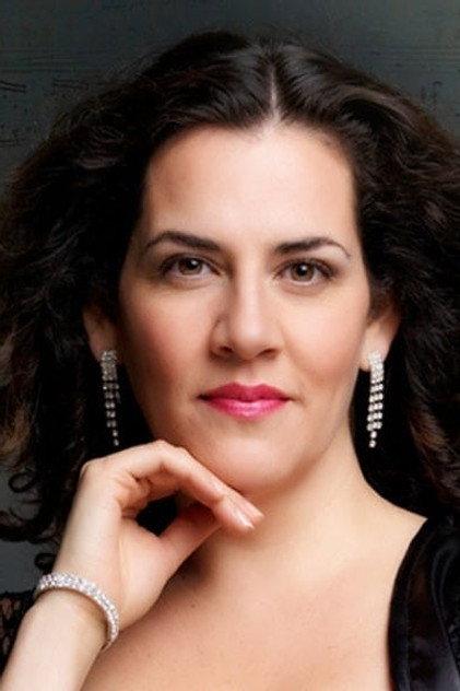 Pamela Flores - Actor Profile Photo
