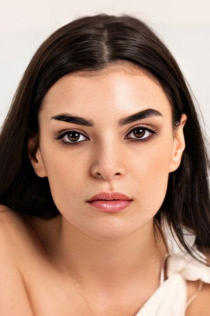 Esengül Aypek - Actor Profile Photo
