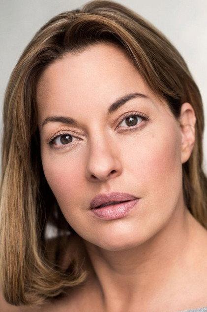 Julia Dahmen - Actor Profile Photo