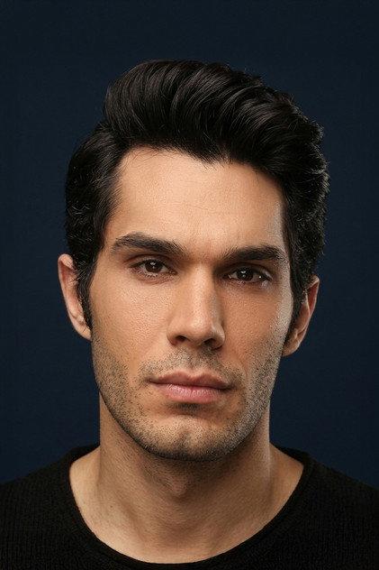 Gurur Çiçekoğlu - Actor Profile Photo