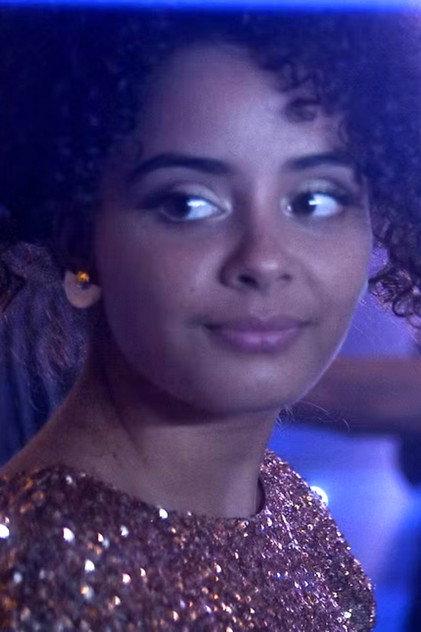 Fleur Lafosse - Actor Profile Photo