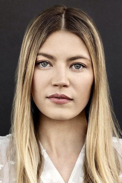 Hannah McKechnie - Actor Profile Photo