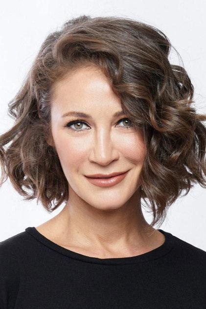 Ece Dizdar - Actor Profile Photo