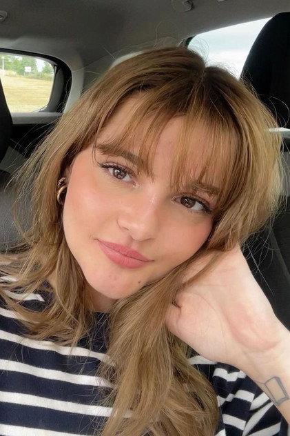 Alix Vandenbrouck - Actor Profile Photo