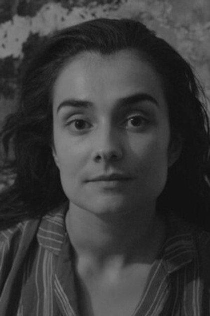 Tânia Dinis - Actor Profile Photo