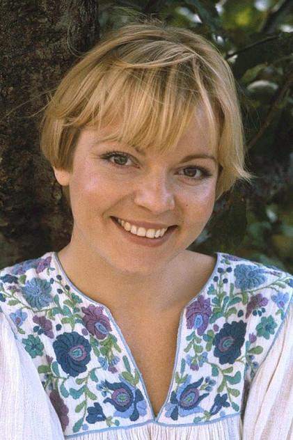 Cheryl Hall - Actor Profile Photo