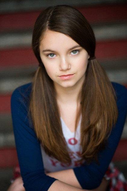 Mia Komsky - Actor Profile Photo