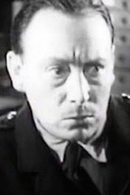 Leslie Dwyer - Actor Profile Photo