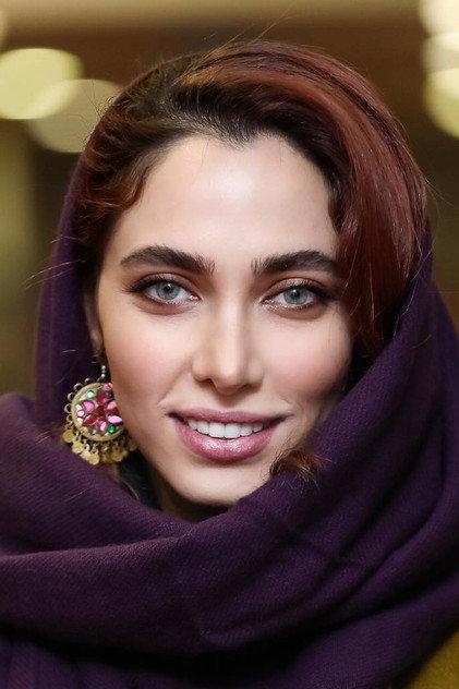 Paria Mojallaly - Actor Profile Photo