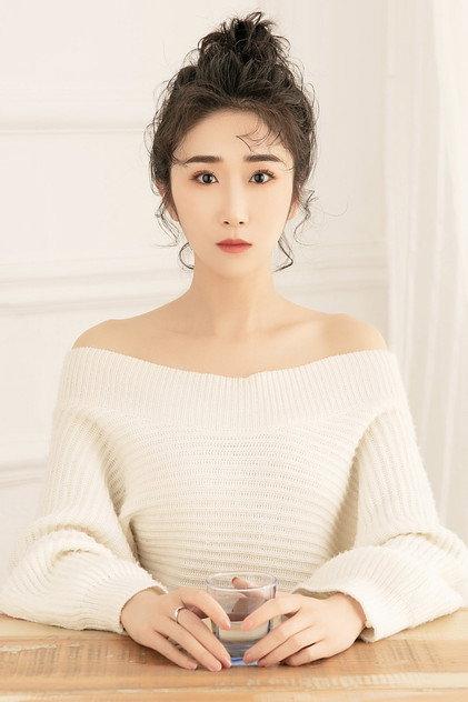 Moran Liu - Actor Profile Photo