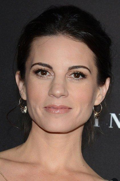 Leah Cairns - Actor Profile Photo