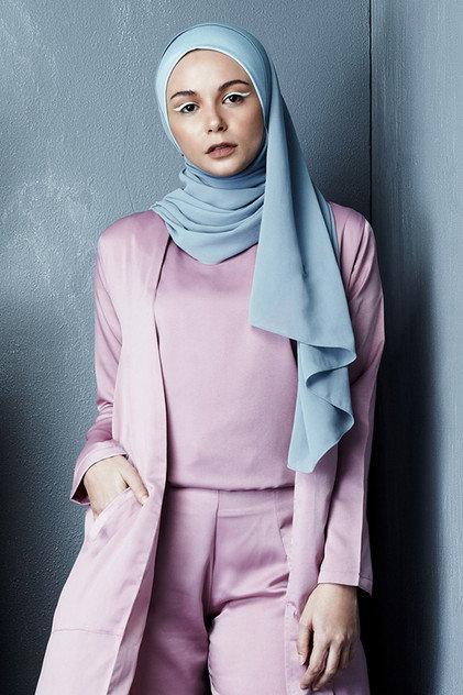 Sarah Hildebrand - Actor Profile Photo