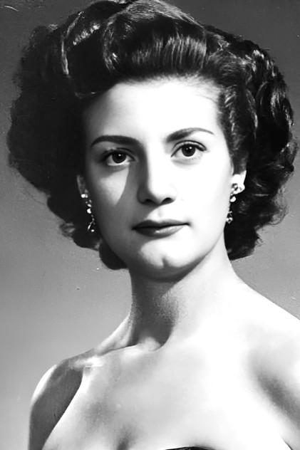 Queta Lavat - Actor Profile Photo