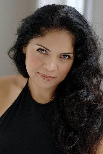 Annie Henk - Actor Profile Photo