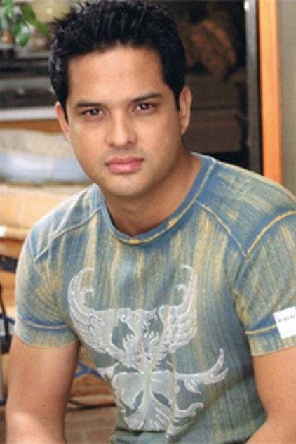 Roger Velasco - Actor Profile Photo