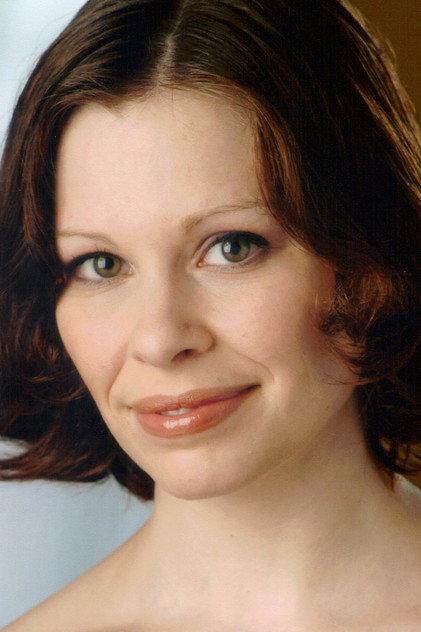 Erin Mathews - Actor Profile Photo