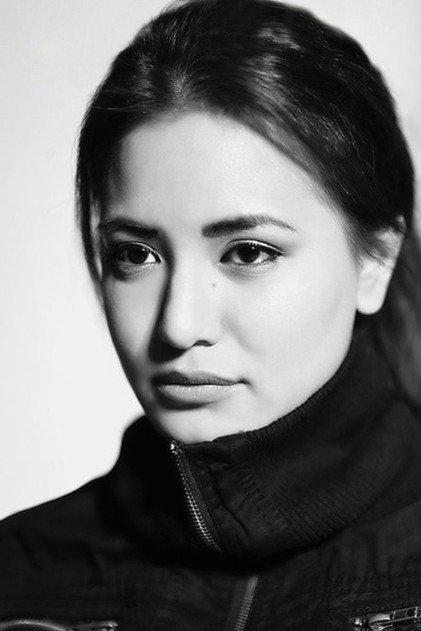 Hannah Espia - Actor Profile Photo