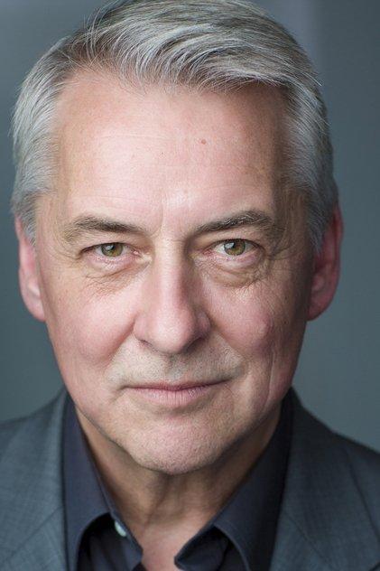 Tom Knight - Actor Profile Photo