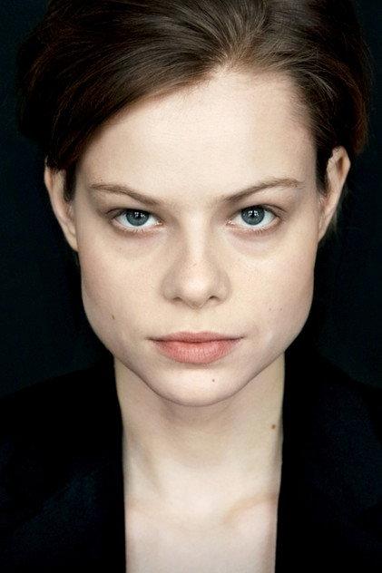 Emma Bading - Actor Profile Photo