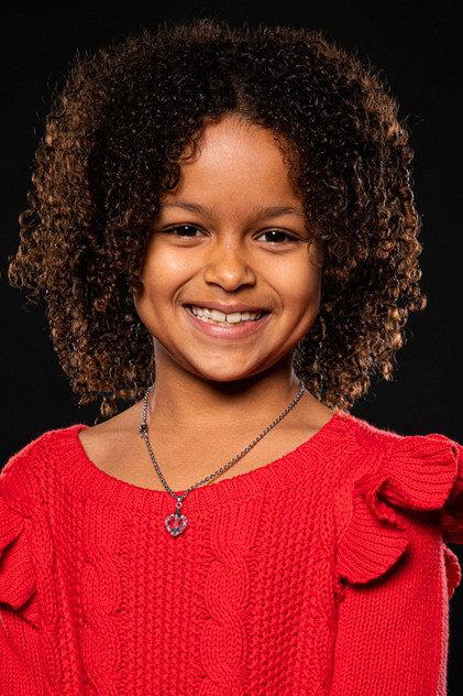 Emma Lafrenière - Actor Profile Photo