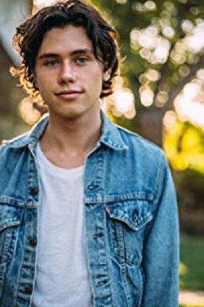 Finn Roberts - Actor Profile Photo