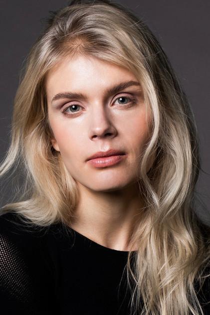 Alina Tomnikov - Actor Profile Photo