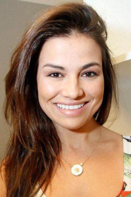 Laryssa Dias - Actor Profile Photo
